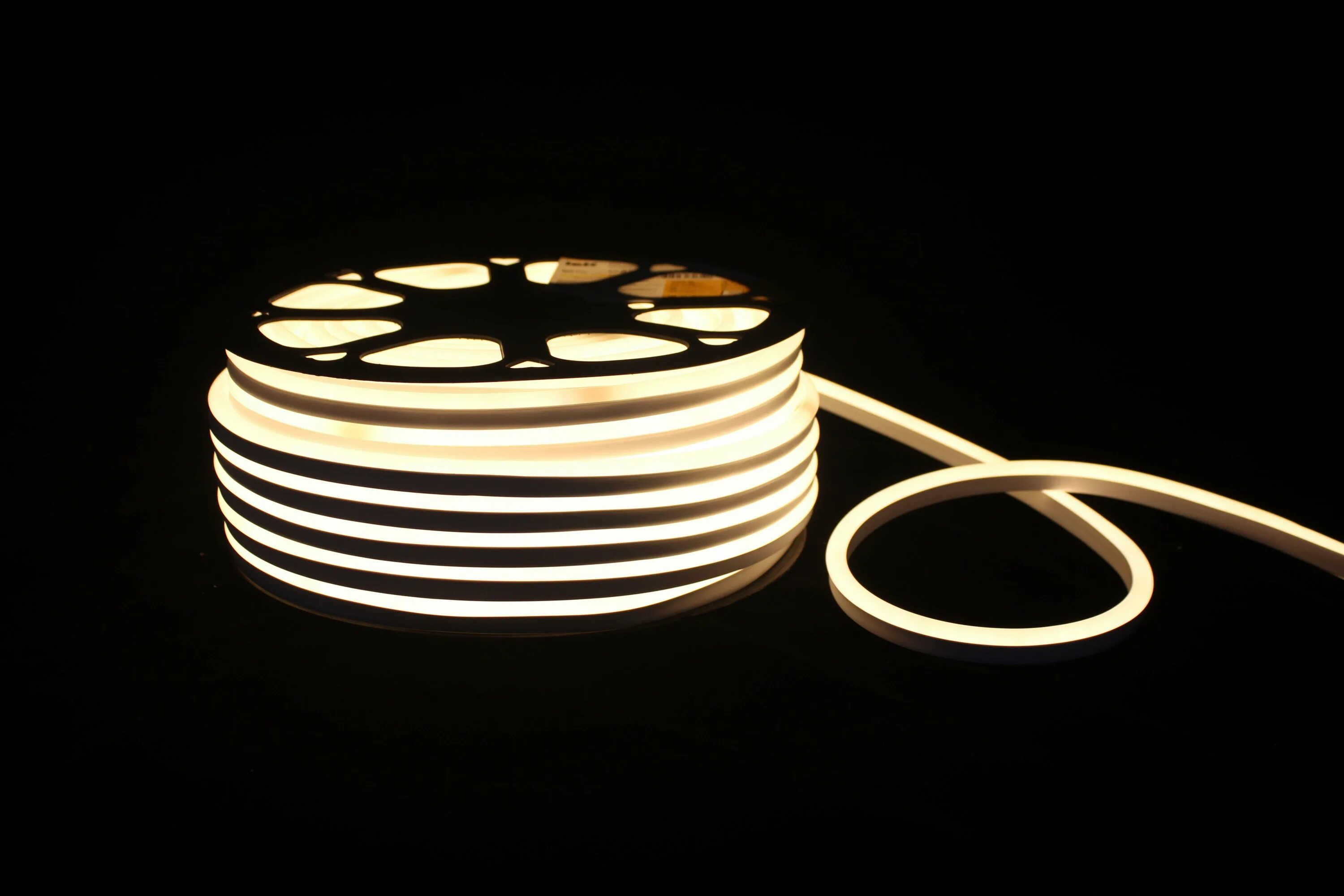 Электрический автомат с индикатором. Лампа bls20-al-k04 iek. Iek неон. Неон urm c26005. Гибкий неон розовый 12v.