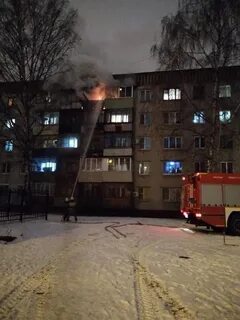 Нижний горит