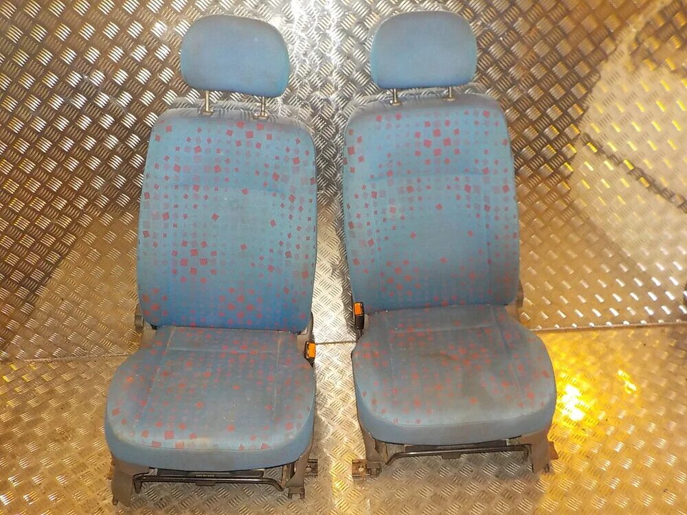 Передние сидения Опель Омега в. Опель Зафира а 2000 сидения. Передние сиденья Opel Zafira a ширина сиденья.