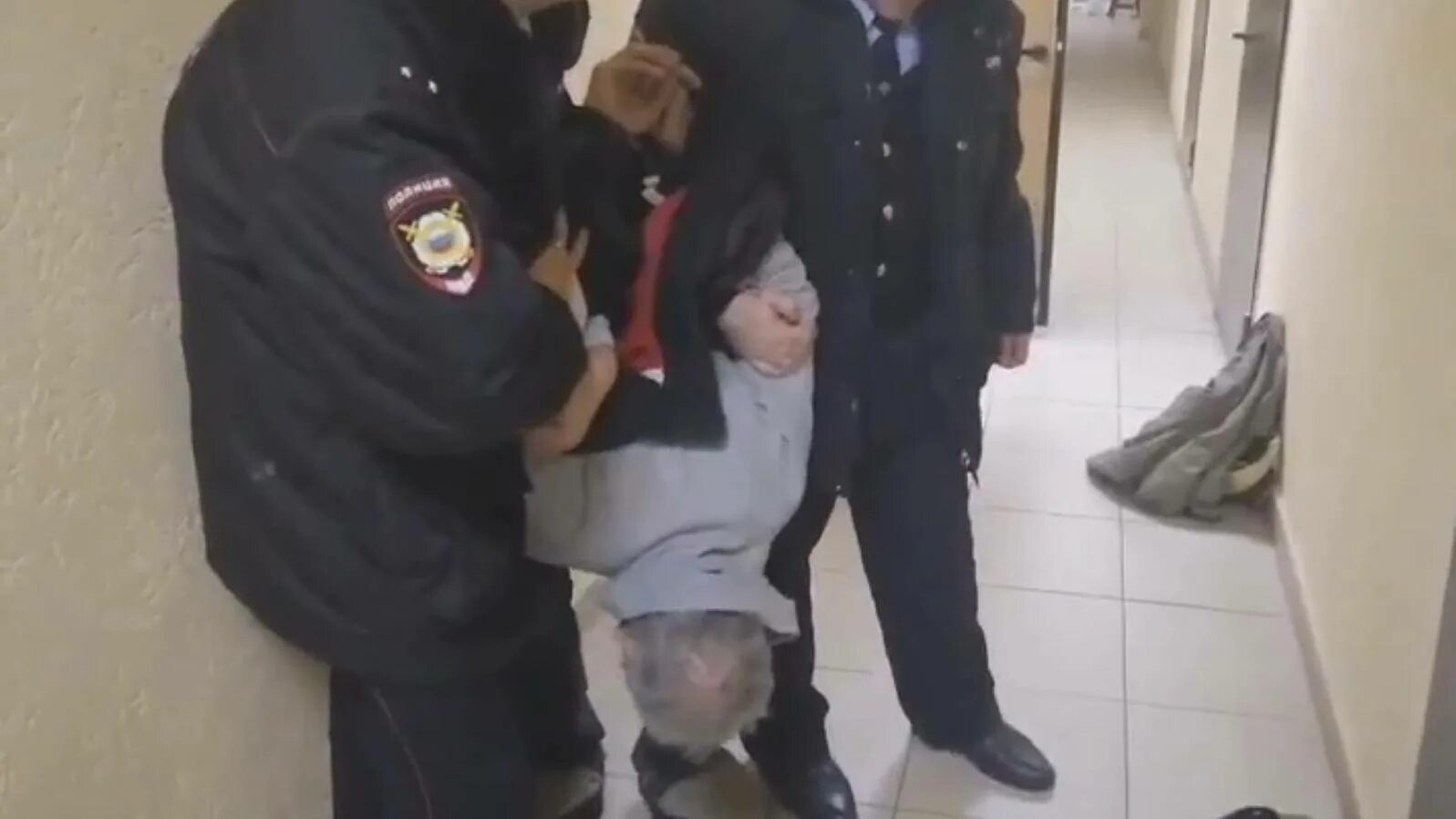 Отец и дочь по принуждению