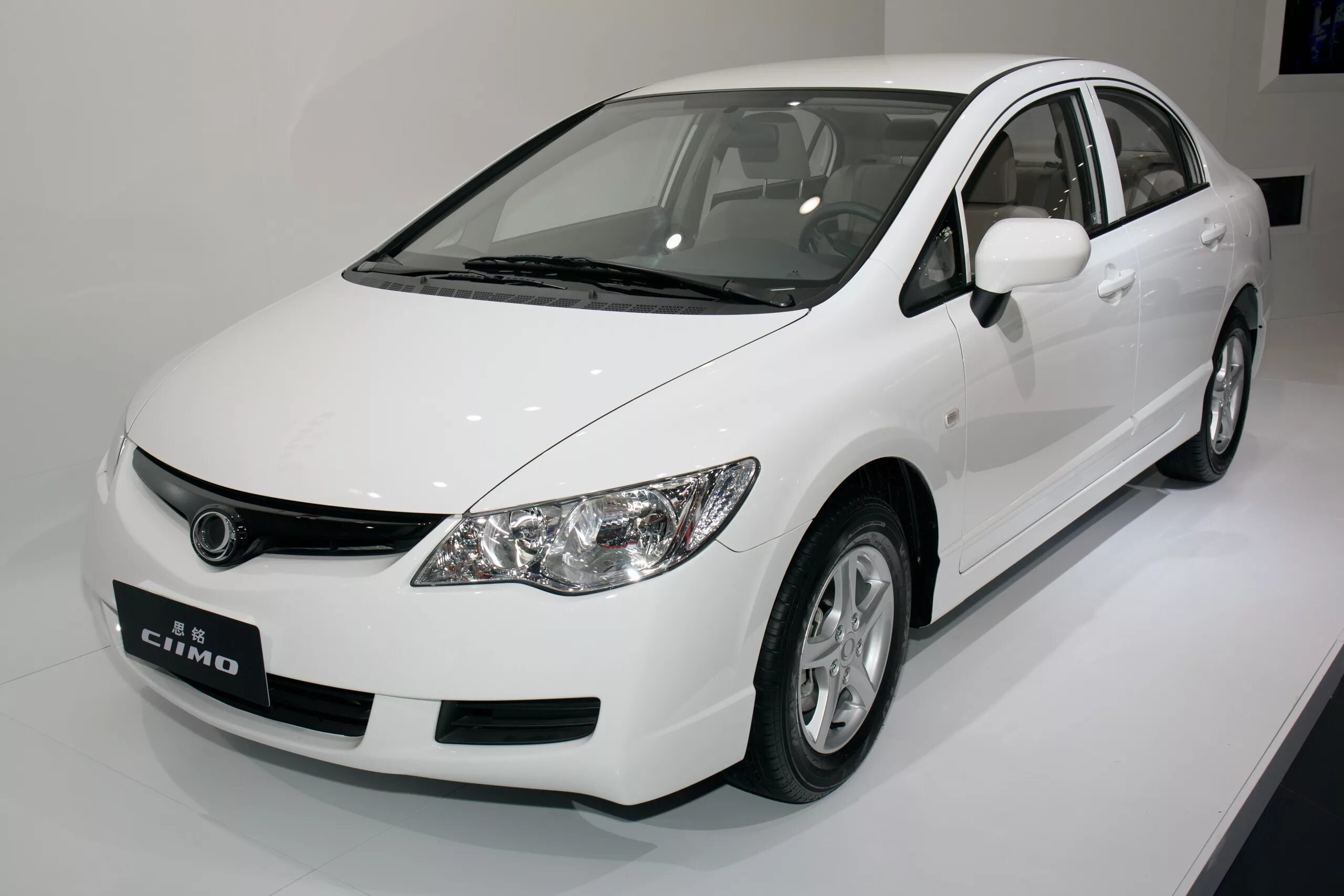 Honda dongfeng. Dongfeng Honda. Dongfeng Ciimo. Honda Ciimo. Китайская Хонда Цивик.