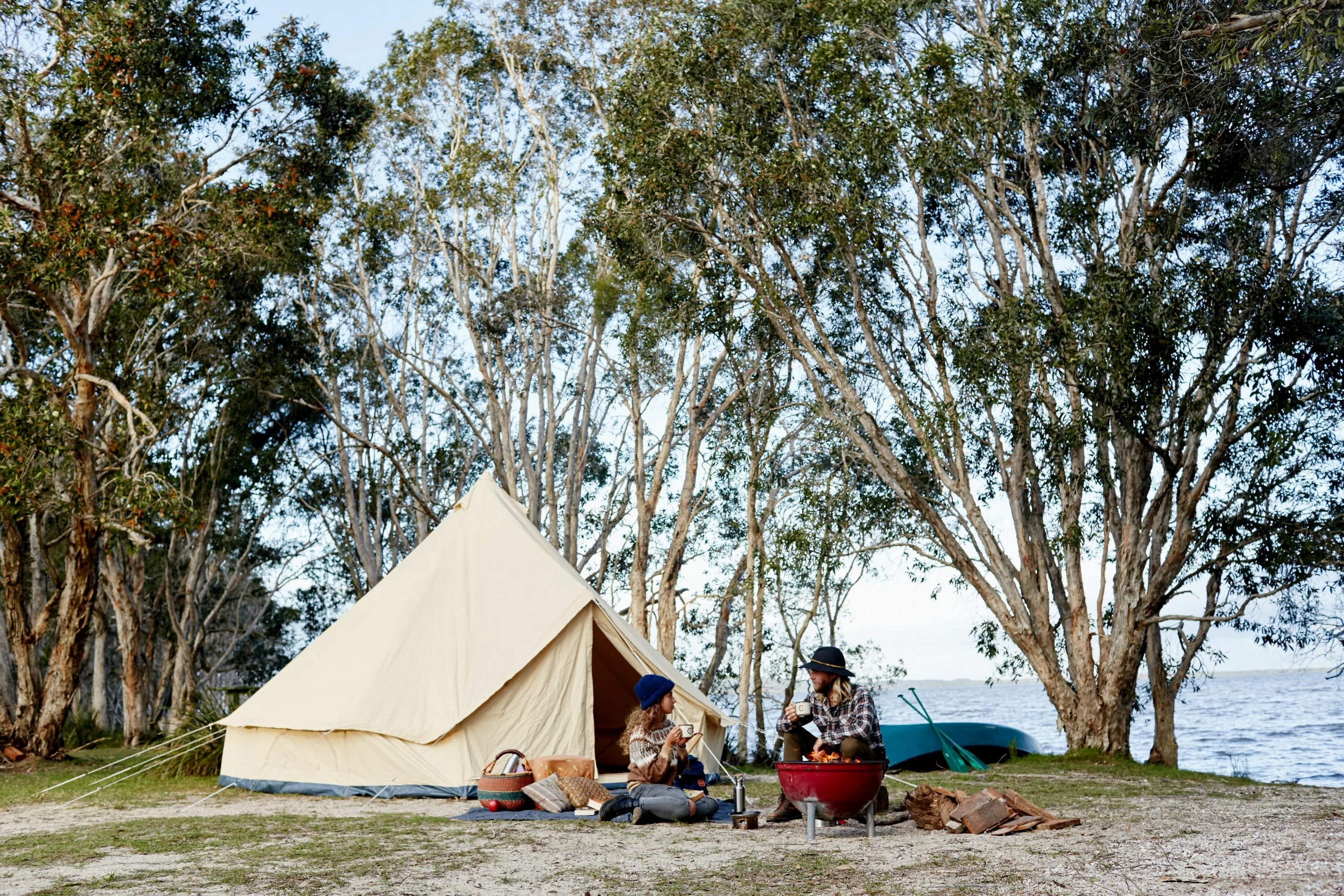 Этнографический туризм Австралия. Палатка JCAMPING. Кемпинг девушки. Белый рай Австралия кемпинг.