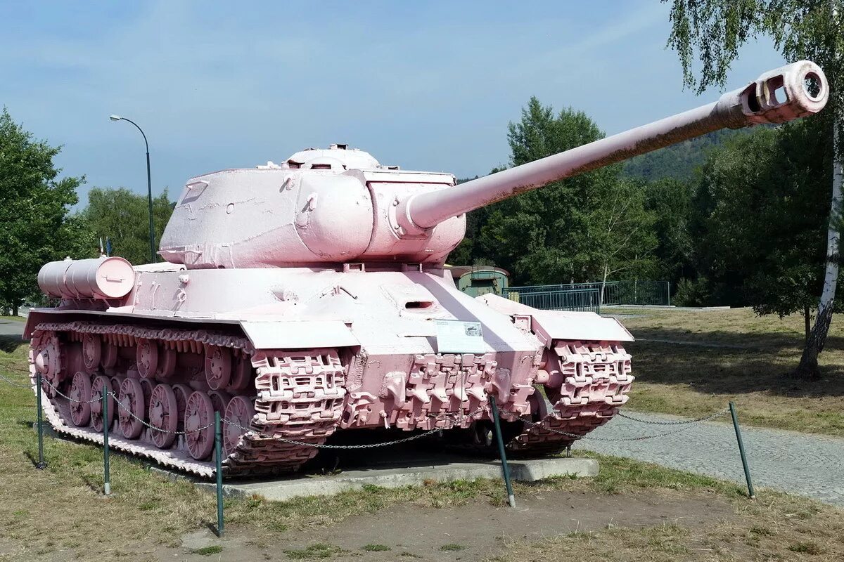 Ис 2 тигр. Пулемет на ИС-2. Танки ИС 2. ИС 2 танк СССР. Танк ИС-2м.