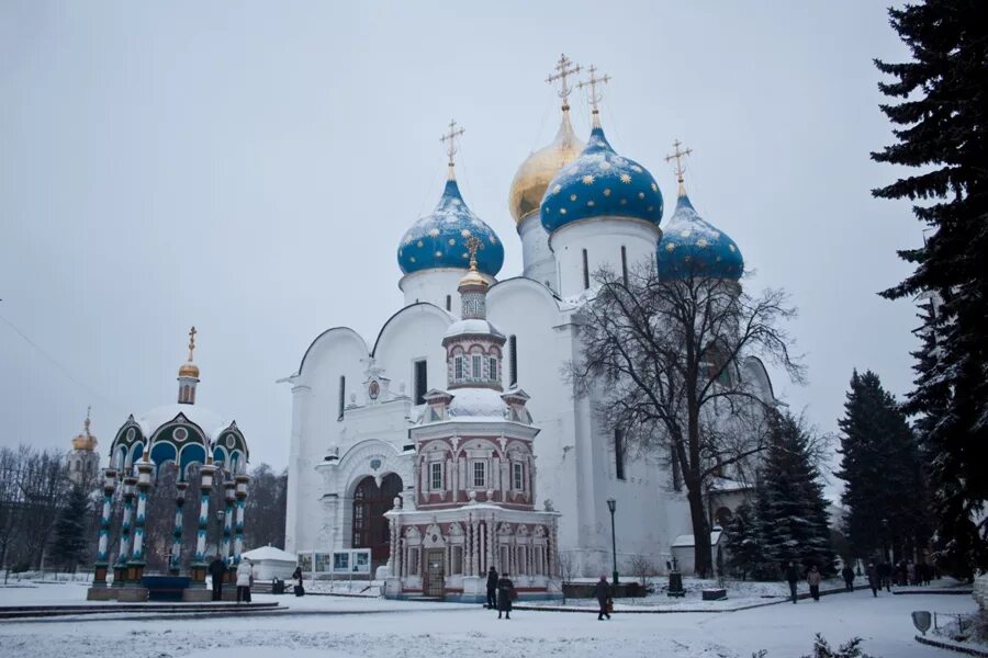 Сергиев посад вк. Троице Сергиева Лавра Ростов Великий. Зимний Сергиев Посад. Сергиев Посад зимой. Сергиев Посад Новогодняя Лавра.