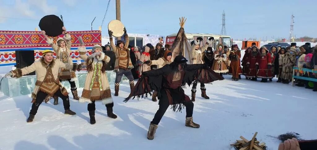 Год образования якутии. День образования Саха Якутии. Праздники народов Арктики. Праздник солнца в Якутии. Праздник встречи солнца у народов севера.