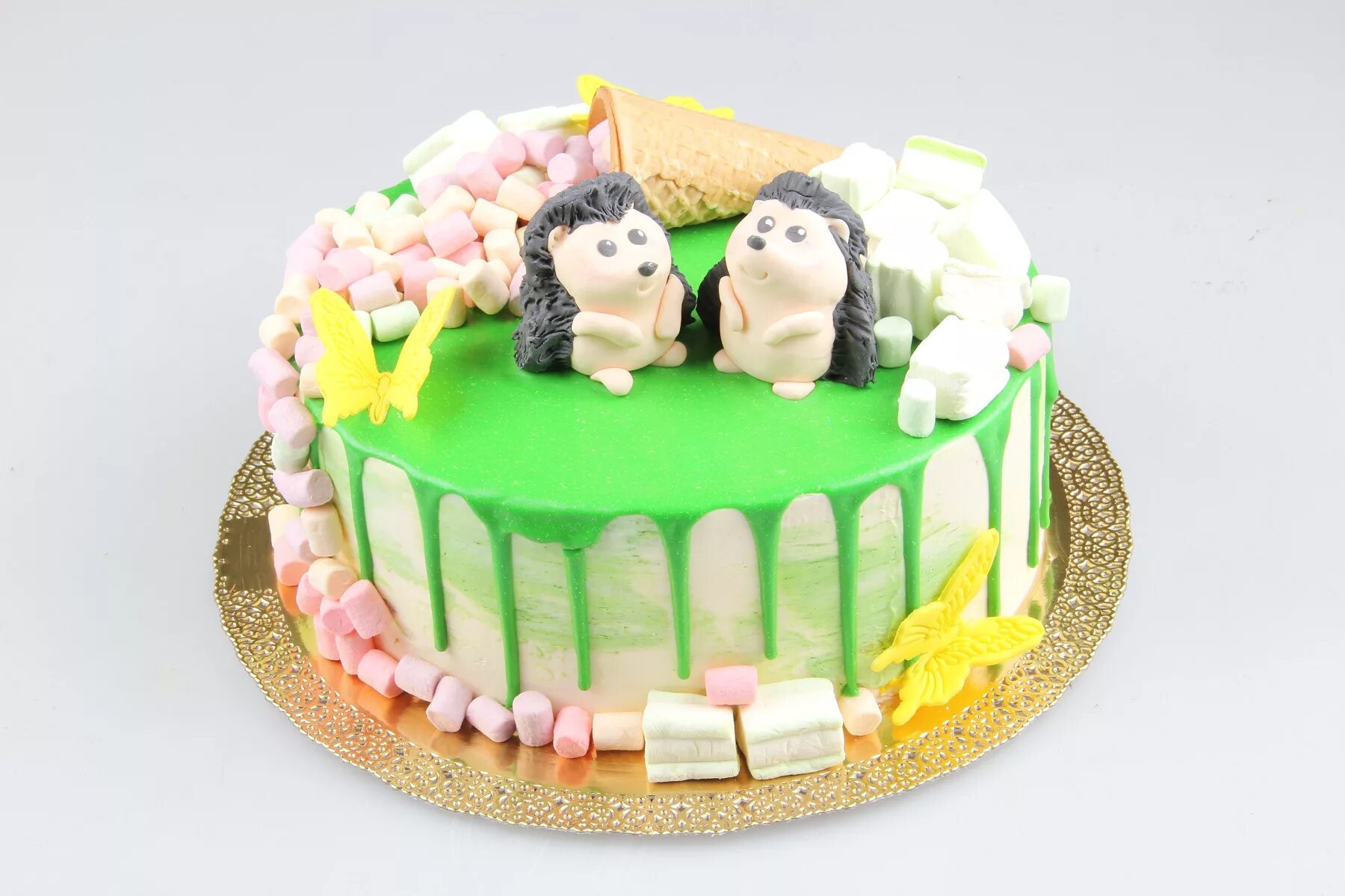 Марципанов торт. Марципан украшение для десертов. Марципанов торт. Марципанов торт. Украшение торта марципаном.