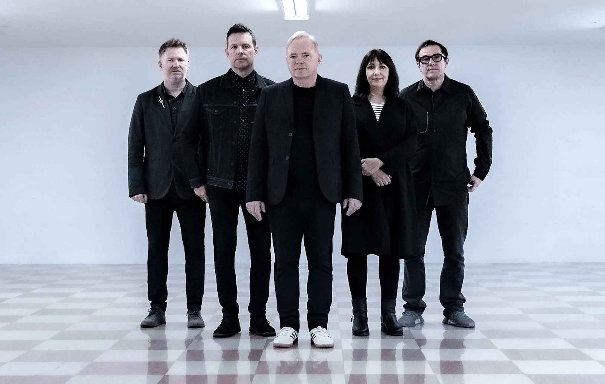 New новая песня. New order вокалист. New order 2007. Солист Нью ордер. New order 2005.