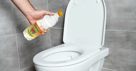Чистить унитаз уксусом
