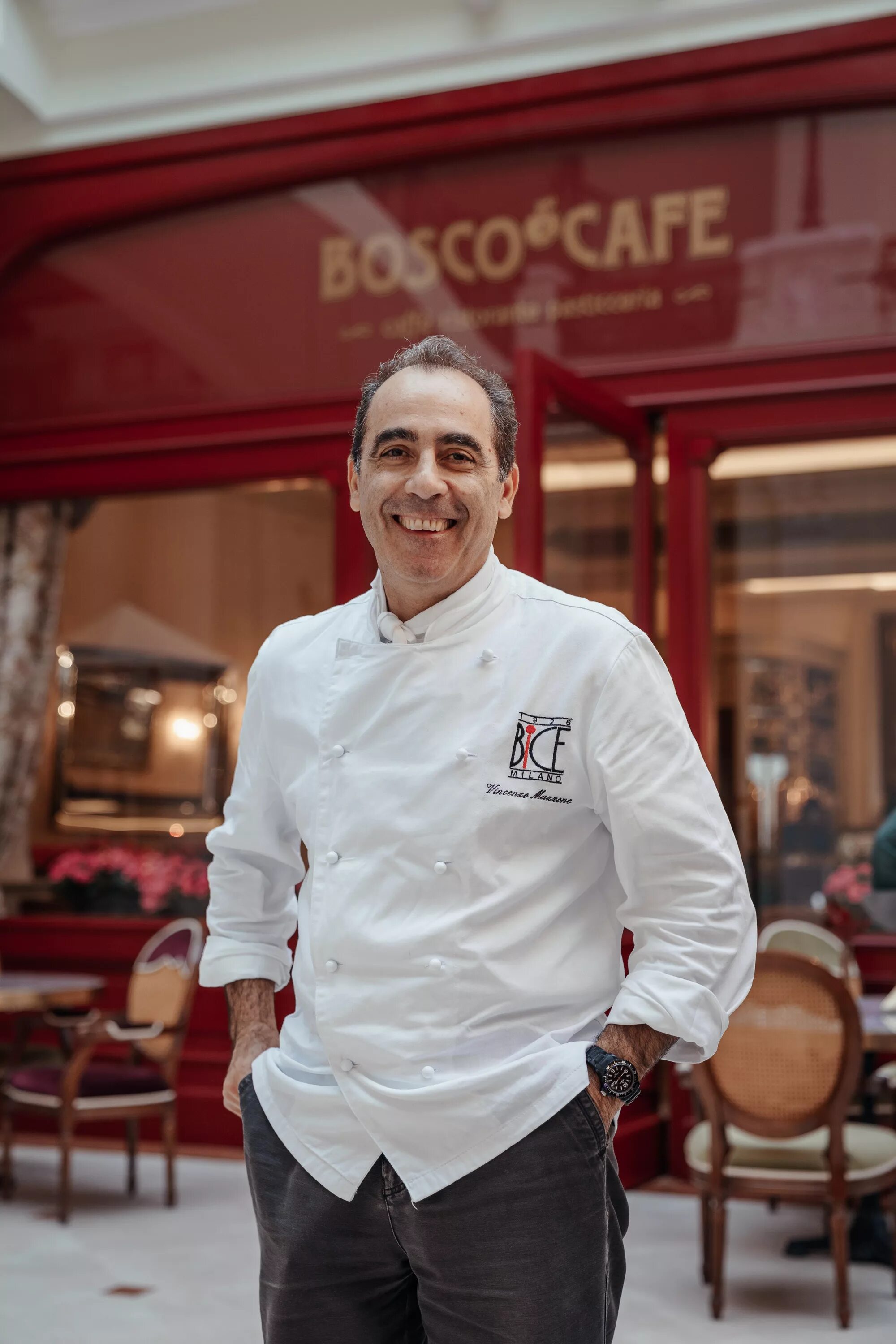 Итальянский шеф повар. Шеф повар итальянец андреа гатти. Шеф повар итальянец. Шеф повар итальянец максимо пабон. Валентино бонтемпи.