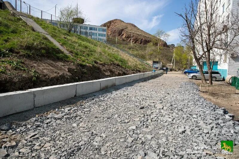 дороги владивостока. владивосток копировальные работы на окатовой 10. изменение движения на окатовой. универсад на окатовой владивосток.