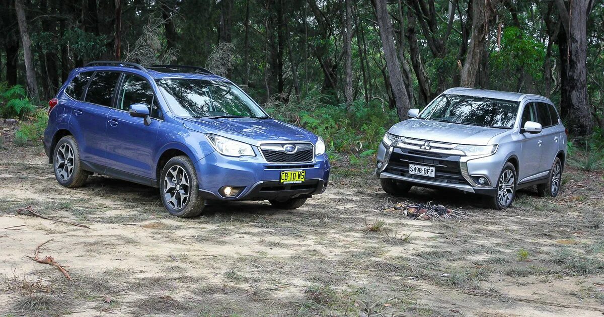 Митсубиси Аутлендер и Субару Форестер. Subaru Forester vs Mitsubishi Outlander. Мицубиси Субару Форестер.