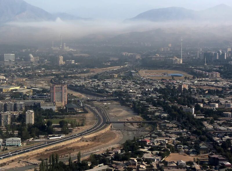 Таджикистан ночной душанбе. Душанбе летает. Душанбе панорама. Душанбе столица узбекистана. Таджикистан душанбе с высоты птичьего полета.