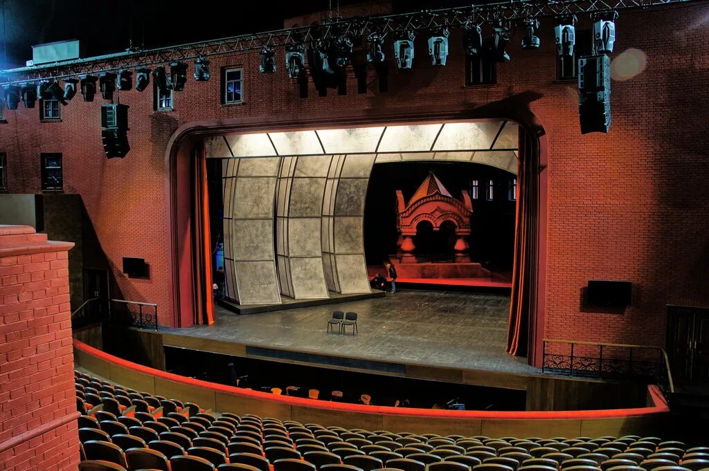 где находится геликон опера. геликон опера москва сцены. геликон опера фойе. музыкальный театр геликон опера. бал княгини шаховской геликон опера.