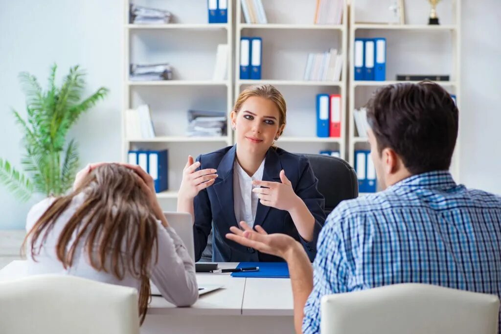 Навязывают дополнительную работу. Заемщик. Навязывают дополнительную работу. Навязывание товара. Подписание кредитного договора.