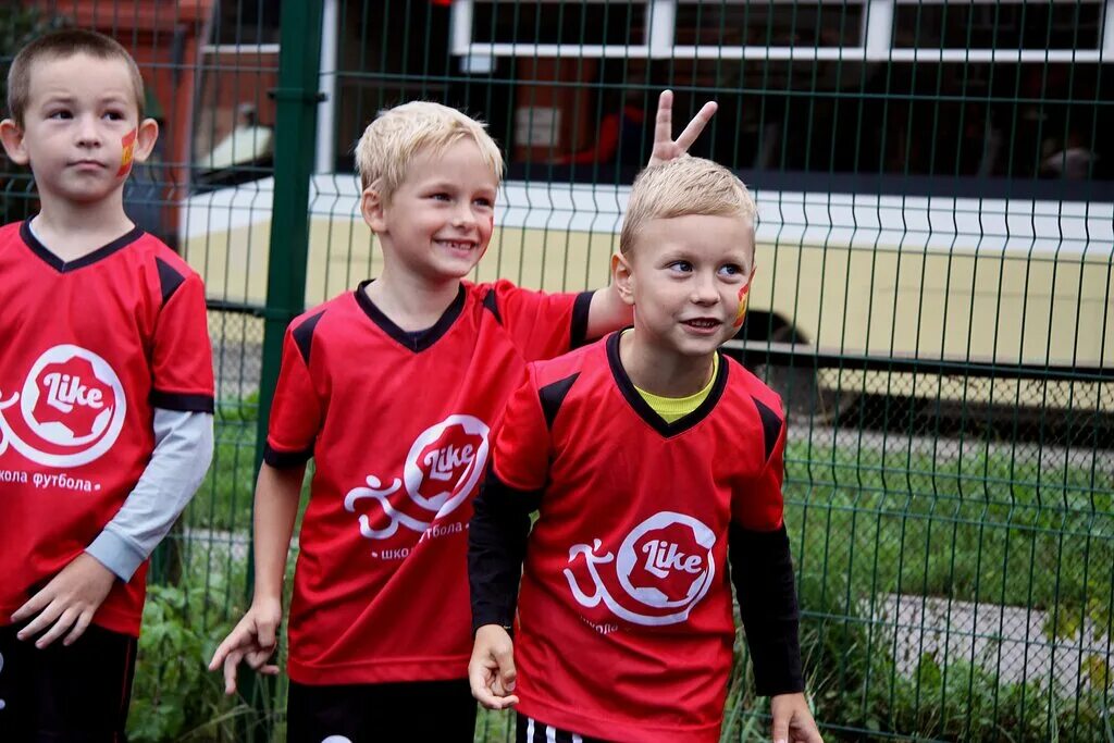 Do they like football. Торнадо Тула школа футбола. Школа футбола лайк. Футбол в школе Тула. Школа футбола like Калуга.