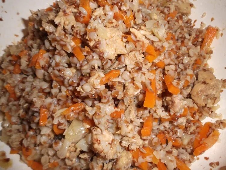 Плов с рисом и гречкой. Плов с гречкой. плов из риса и гречки. плов из риса и гречки с курицей.