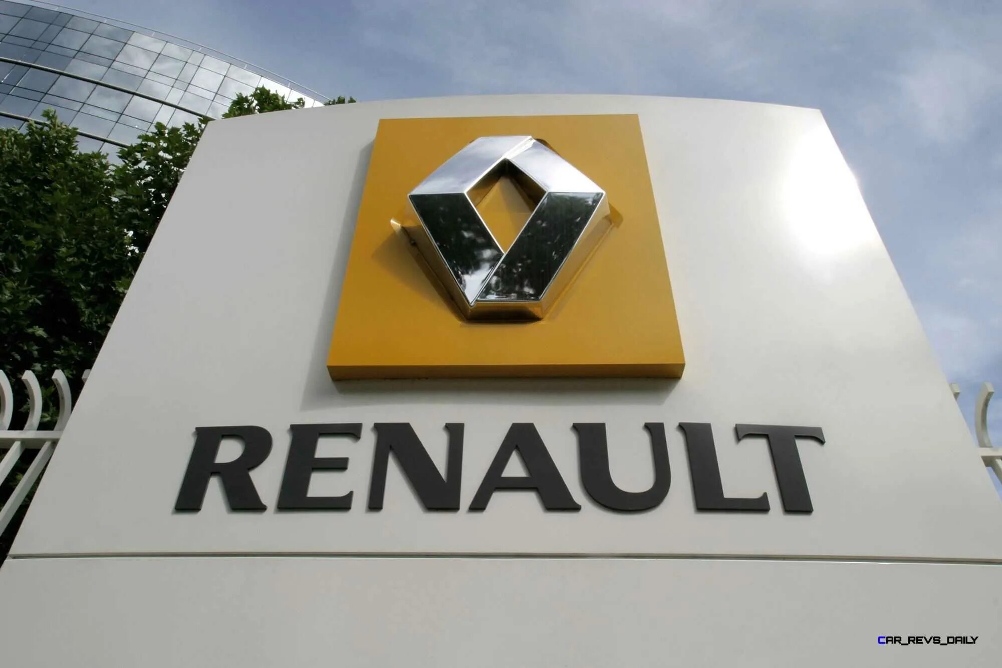 Renault group. Рено компания. Концерн Рено. Renault эмблема. Рено логотип компании.