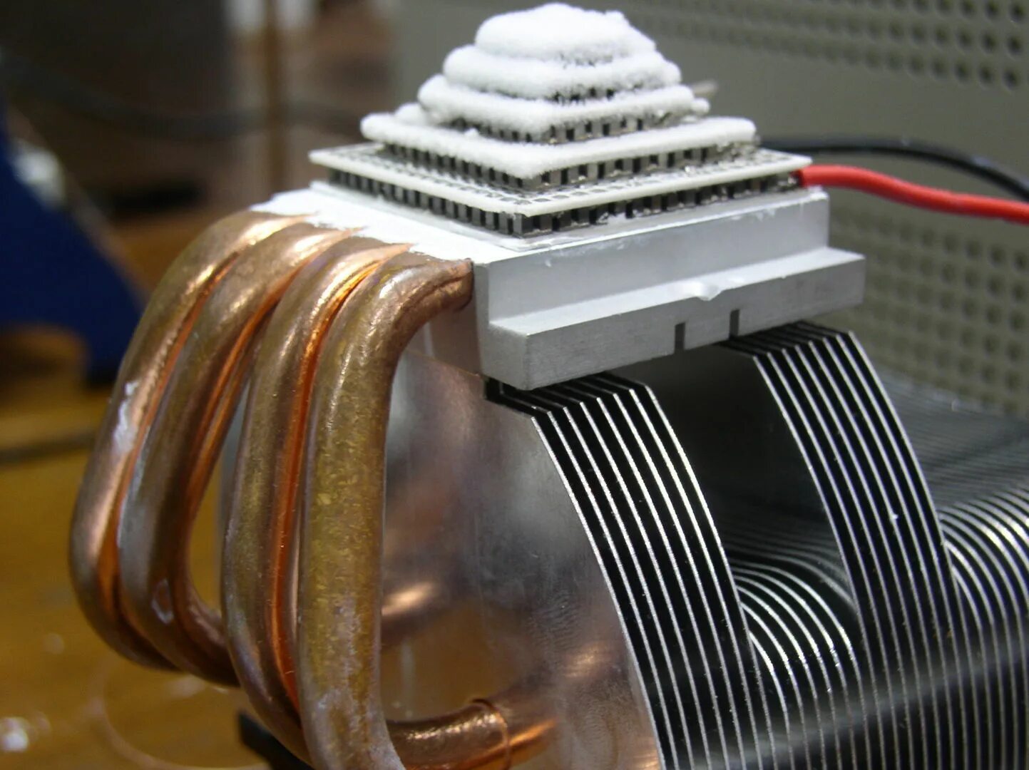 Термоэлектрогенератор Пельтье. Термоэлектрический модуль Пельтье. Термоэлектрический охладитель Пельтье. Модуль охлаждения Пельтье 200w вентиляторный. Плавный нагрев
