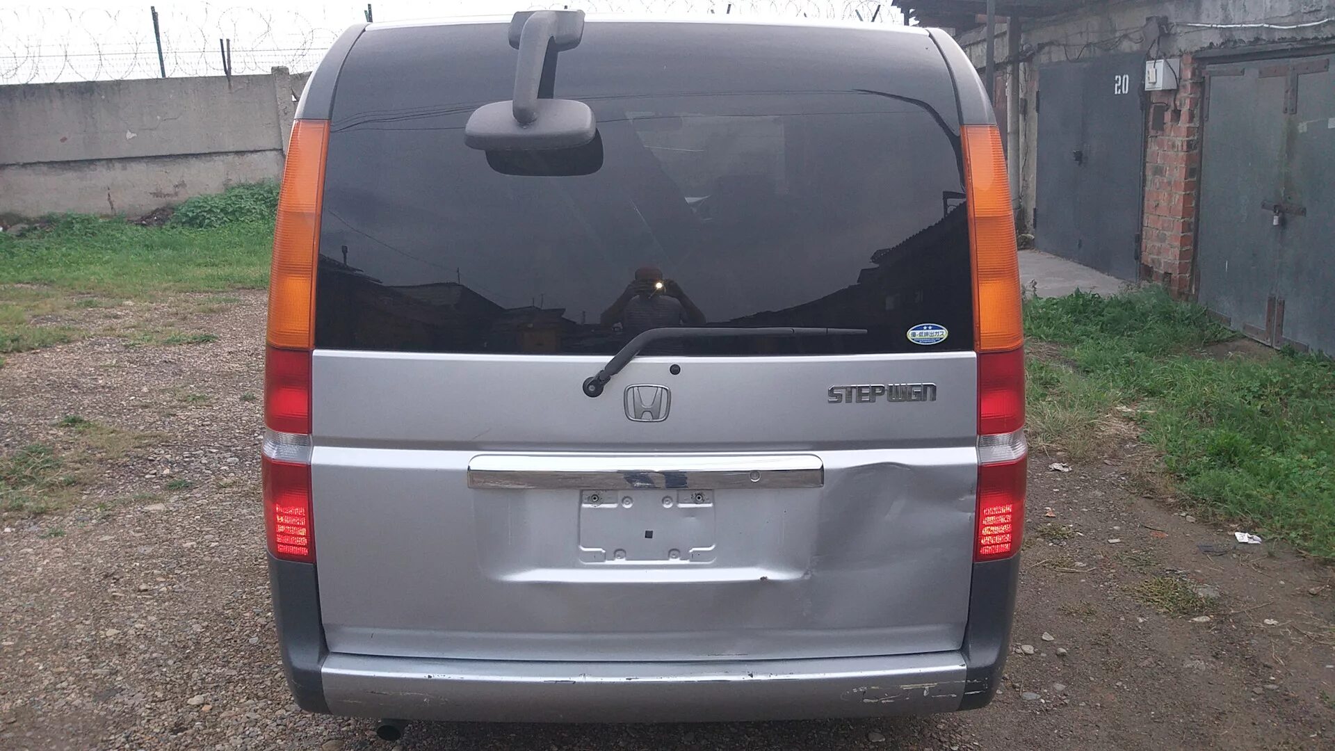 Honda stepwgn rg1 крюк. Задняя дверь honda stepwgn. Honda step wagon багажник. Задняя дверь honda stepwgn. Задняя дверь honda stepwgn.