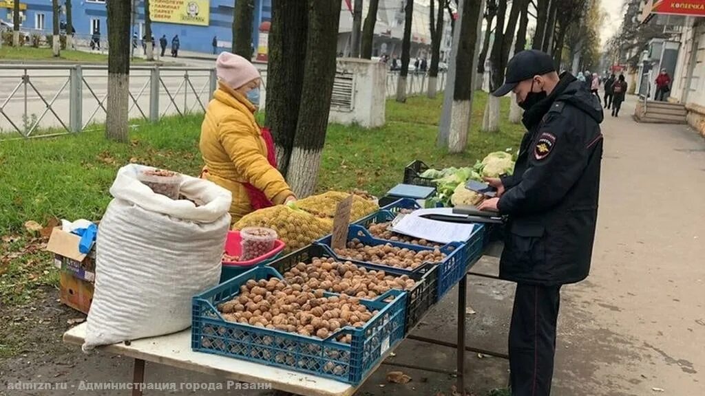 Штраф за незаконную торговлю. Незаконная торговля. Уличная торговля в Воронеже незаконная. Незаконную торговлю в Питере. Торговля в Рязани.