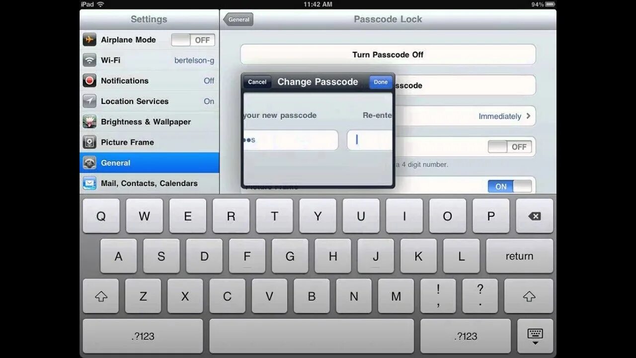Читы на айпад. Пароль для Айпада. Клавиатура на айпаде цифры. Латинские цифры на клавиатуре айфона. Ввод пароля IPAD.