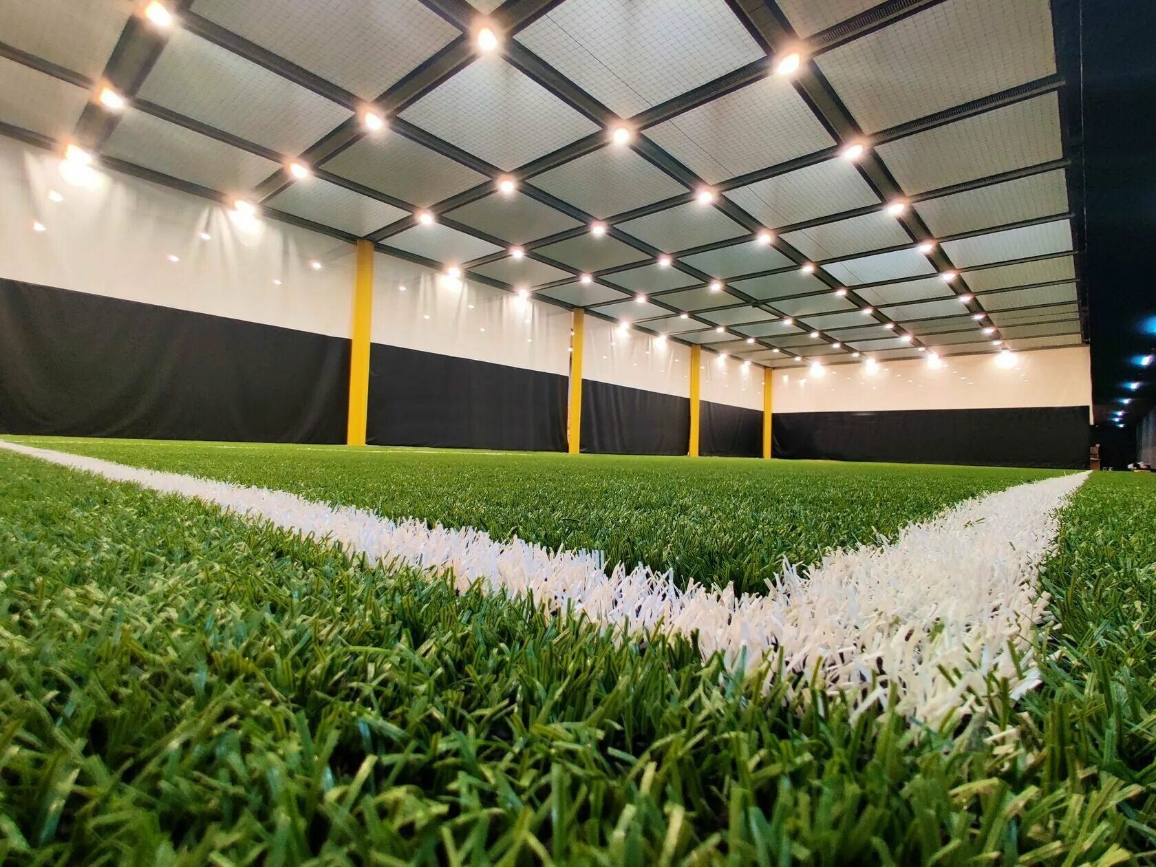 Баскетбольный зал кампус. Станция водный стадион. Станция метро водный стадион москва. Сокол водный стадион. Бассейн маяк водный стадион.