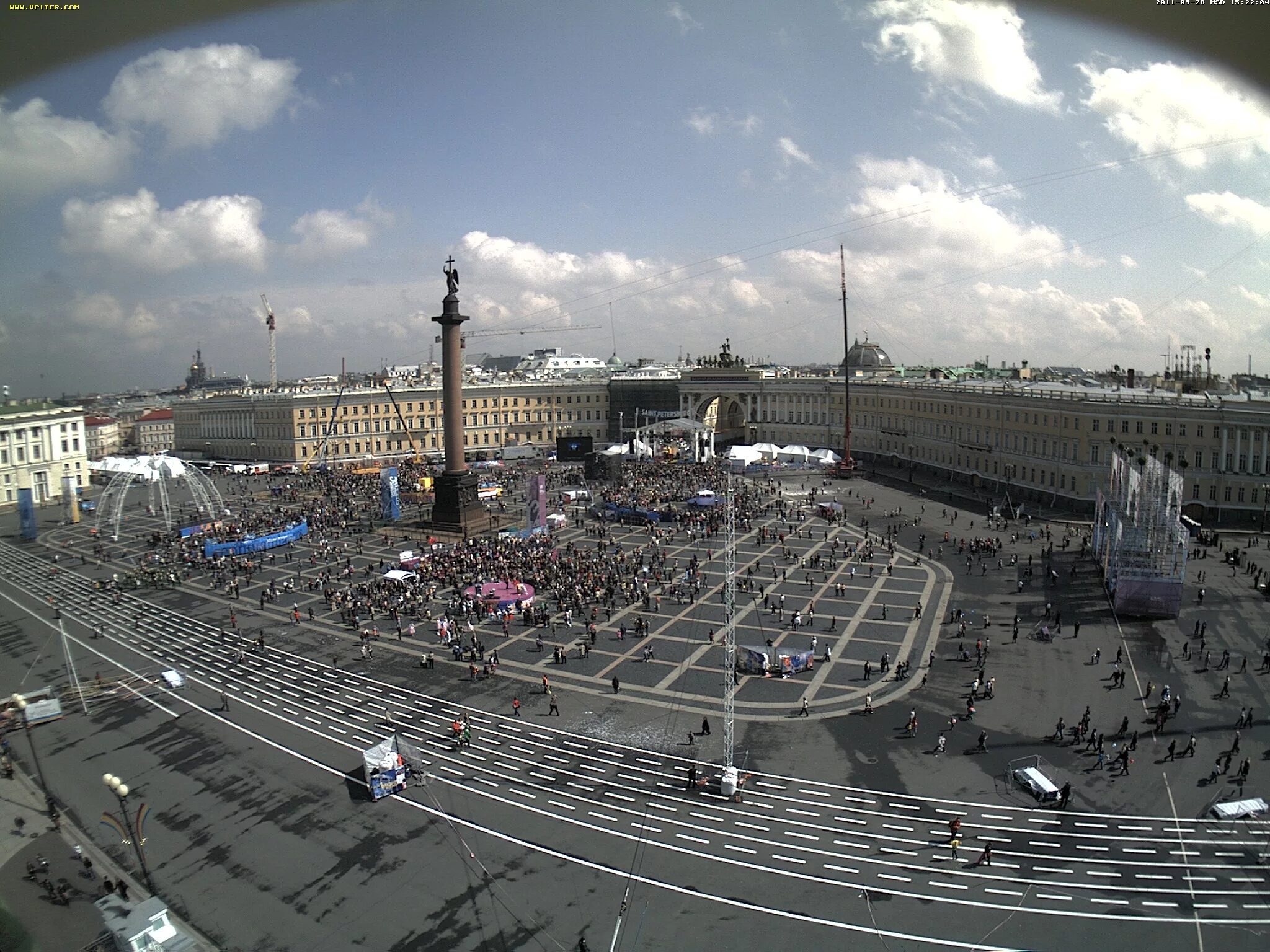 памятник у балтийского вокзала. веб камера петербург гостиный двор. авария на балтийском вокзале 2002.