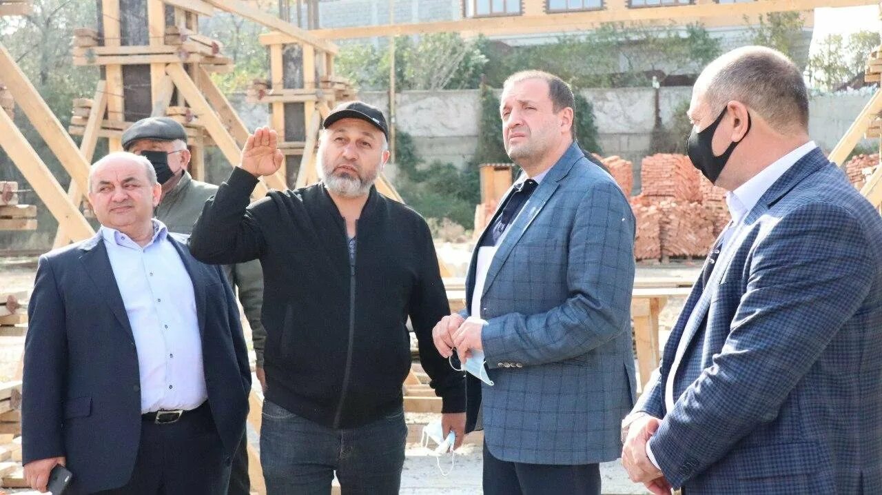 Глава хасавюрта. Глава хасавюрта корголиев. корголиев корголи магомедович. мэр хасавюрта сайгидпаша. корголиев камильпаша глава хасавюрт.