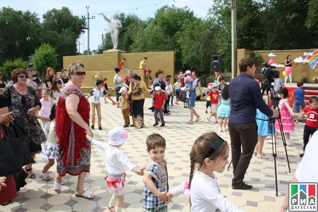 Погода в тарумовке на месяц. Новый год в тарумовке. Тарумовка школа. Погода в тарумовке на месяц. Село раздолье дагестан.