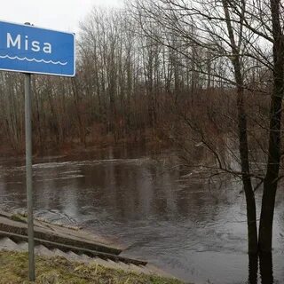 К чему снится река женщине