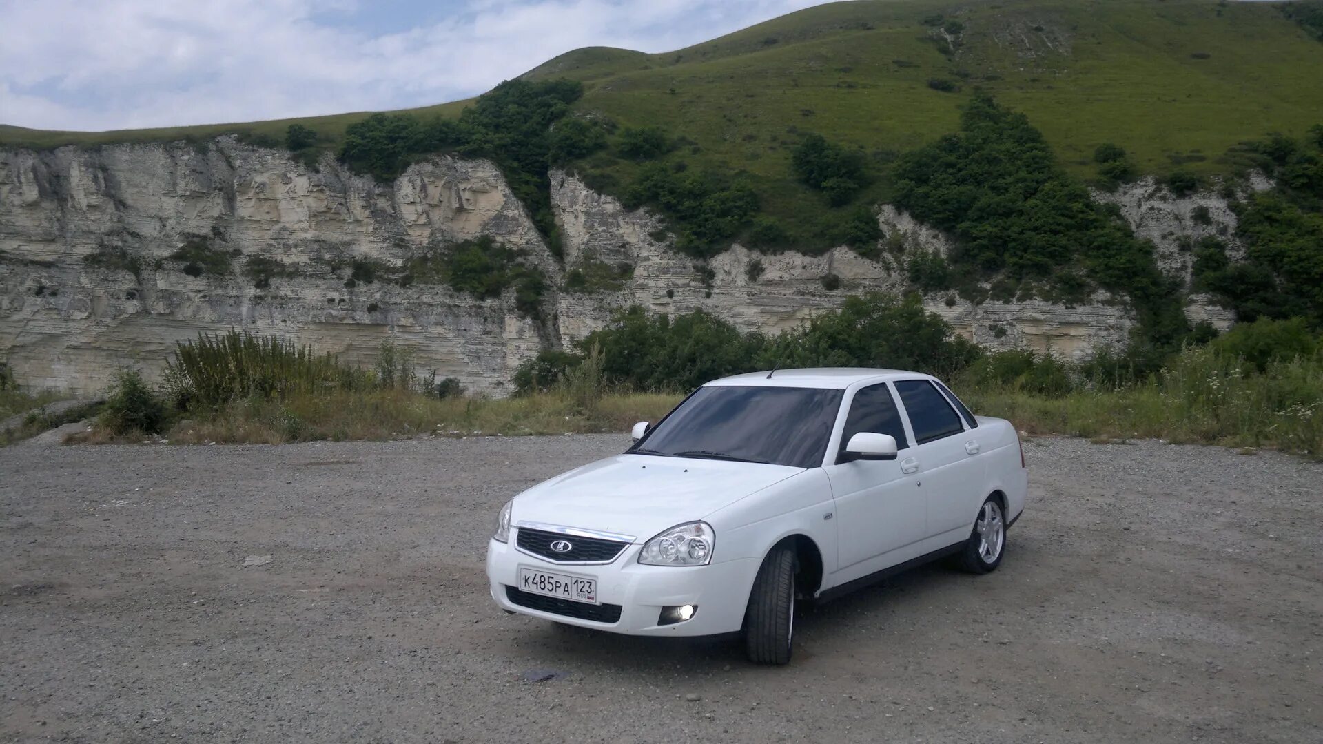 Домбай приора. Красива дорога в домбай. Домбай приора. Приора кориандр зимой. Военная сухумская дорога архыз.