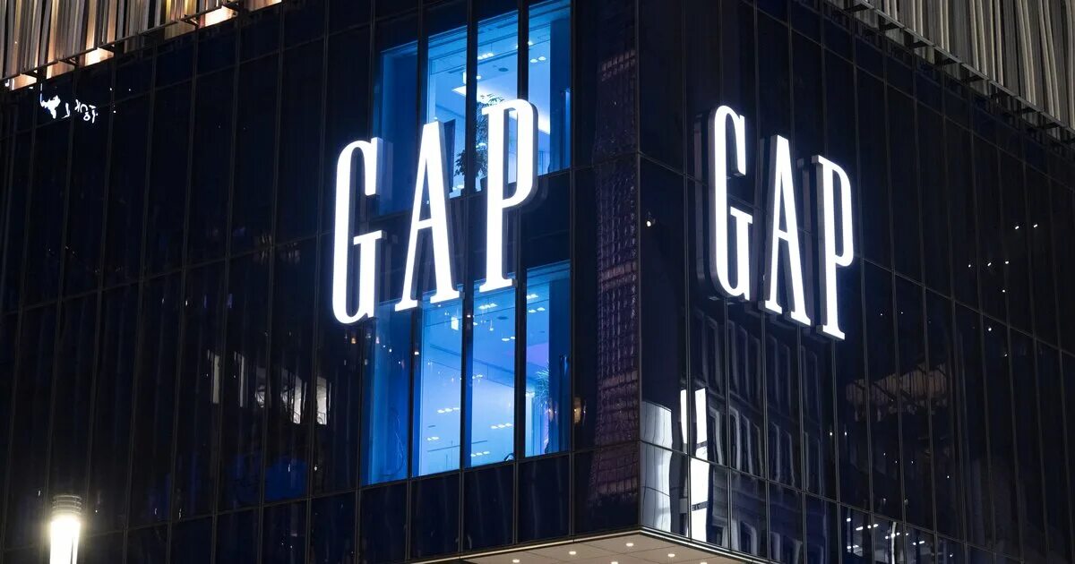 Gap компания. Ритейлер gap. Gap Москва. Gap одежда. СМИ Москвы.