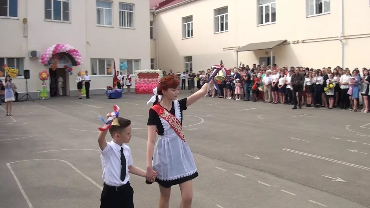 Школа в сальске. Школа 1 Сальск. Город Сальск 1 школа. МБОУ СОШ 4 Сальск. Школа номер 4 Сальск.