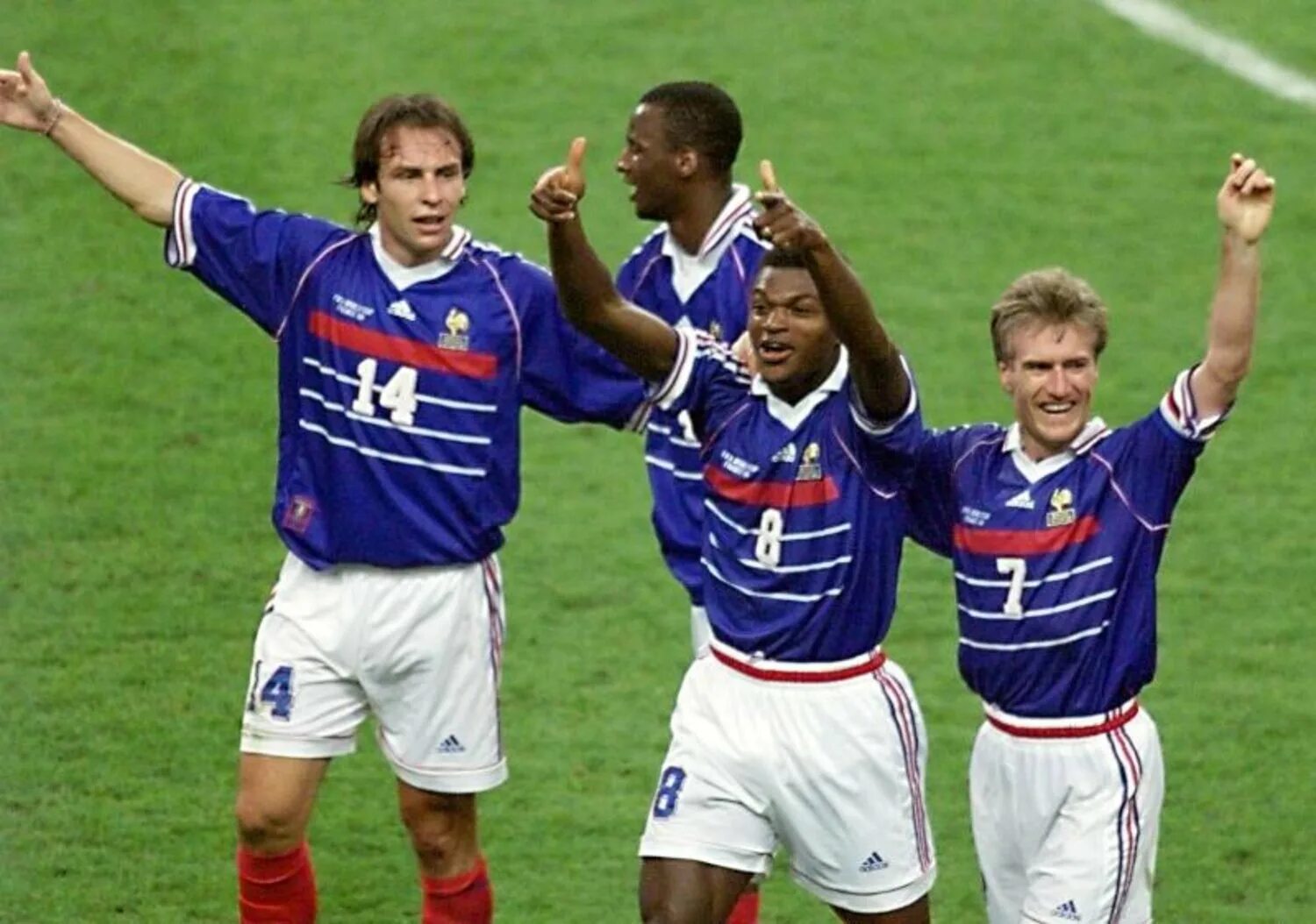 Французский четверо. Сборная Франции 1996. Франция 1998 футбол. Сборная Франции по футболу 1998.