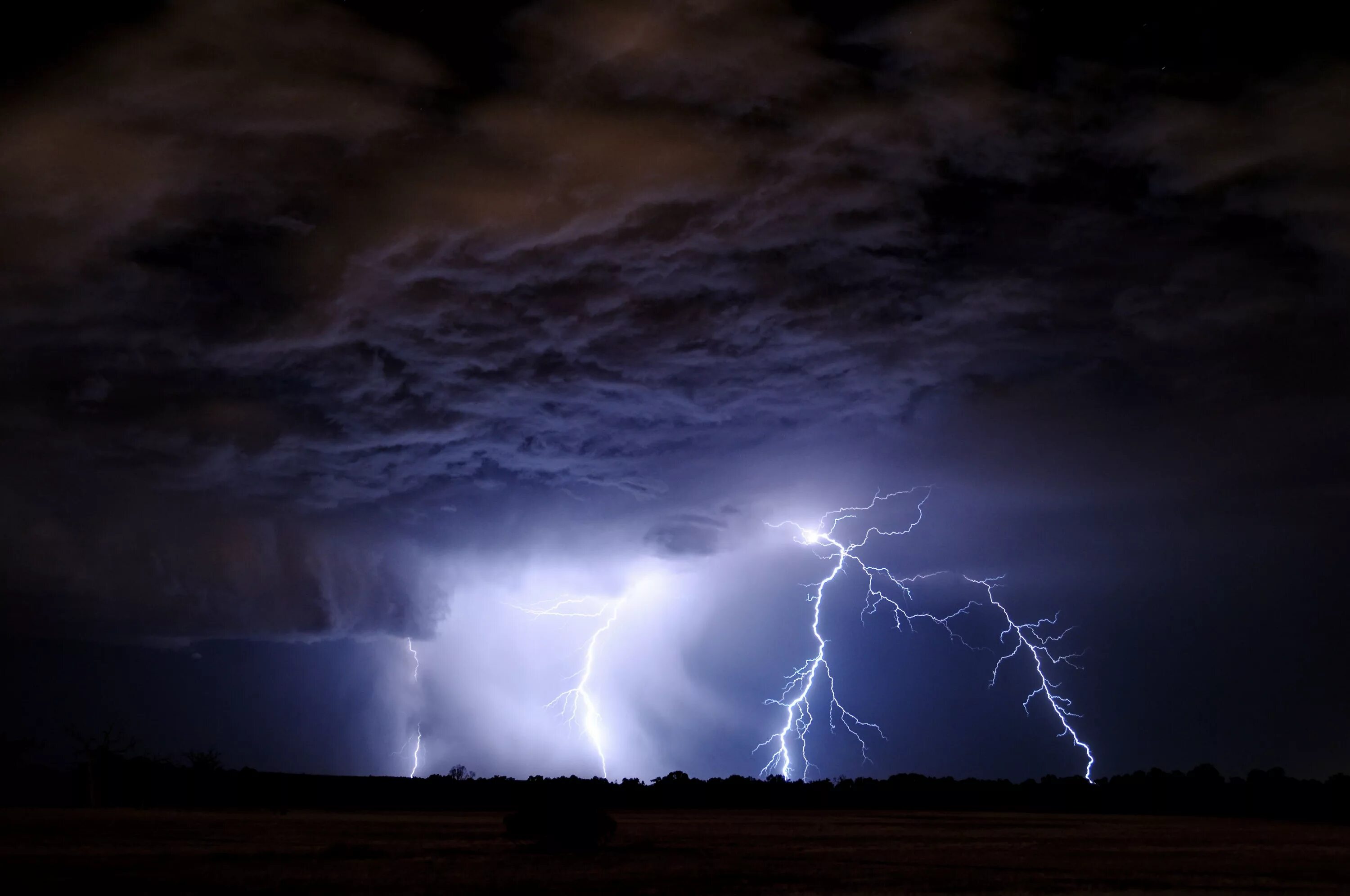 Thunder rain. Гроза молния Гром. Небо гроза. Молния на небе. Грозовое небо с молниями.