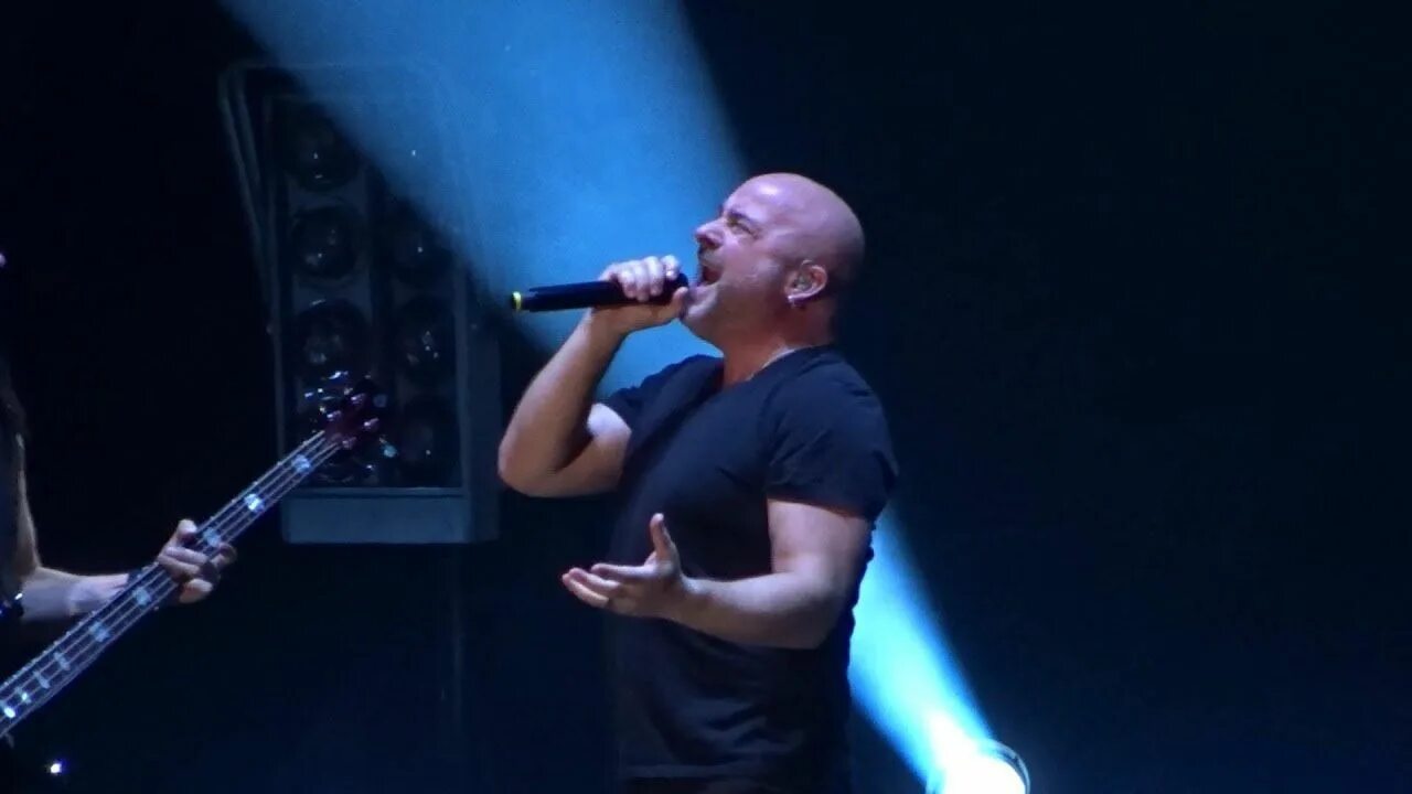 Дэвид дрейман 2005. Disturbed 2020. Disturbed live. Disturbed концерт. Disturbed 2022.