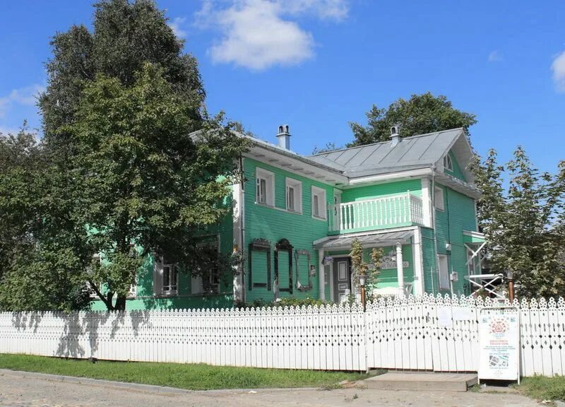 Где резной палисад. Центр ремесел резной палисад вологда. Резной палисад вологда музей. Резной палисад вологда. Где резной палисад.