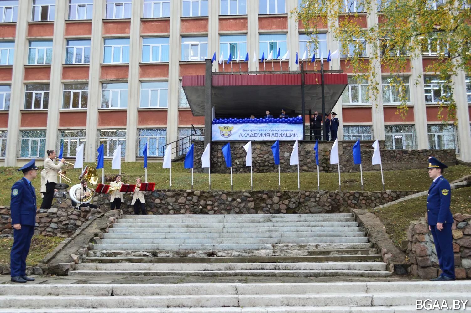 Минский городской колледж. Академия авиации Беларусь. Минское училище гражданской авиации. Беларусь летное училище гражданской авиации. Военные летные училища Белоруссии.