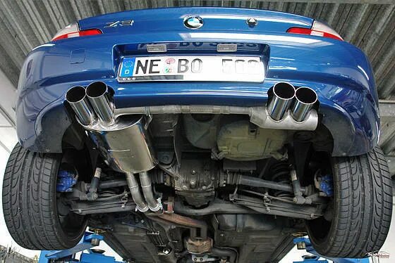 Машину 2 трубы. Машину 2 трубы. Машины с большими выхлопными трубами. Silvia s15 выхлоп поднятый. Выхлоп на ваз 2112 2 трубы.