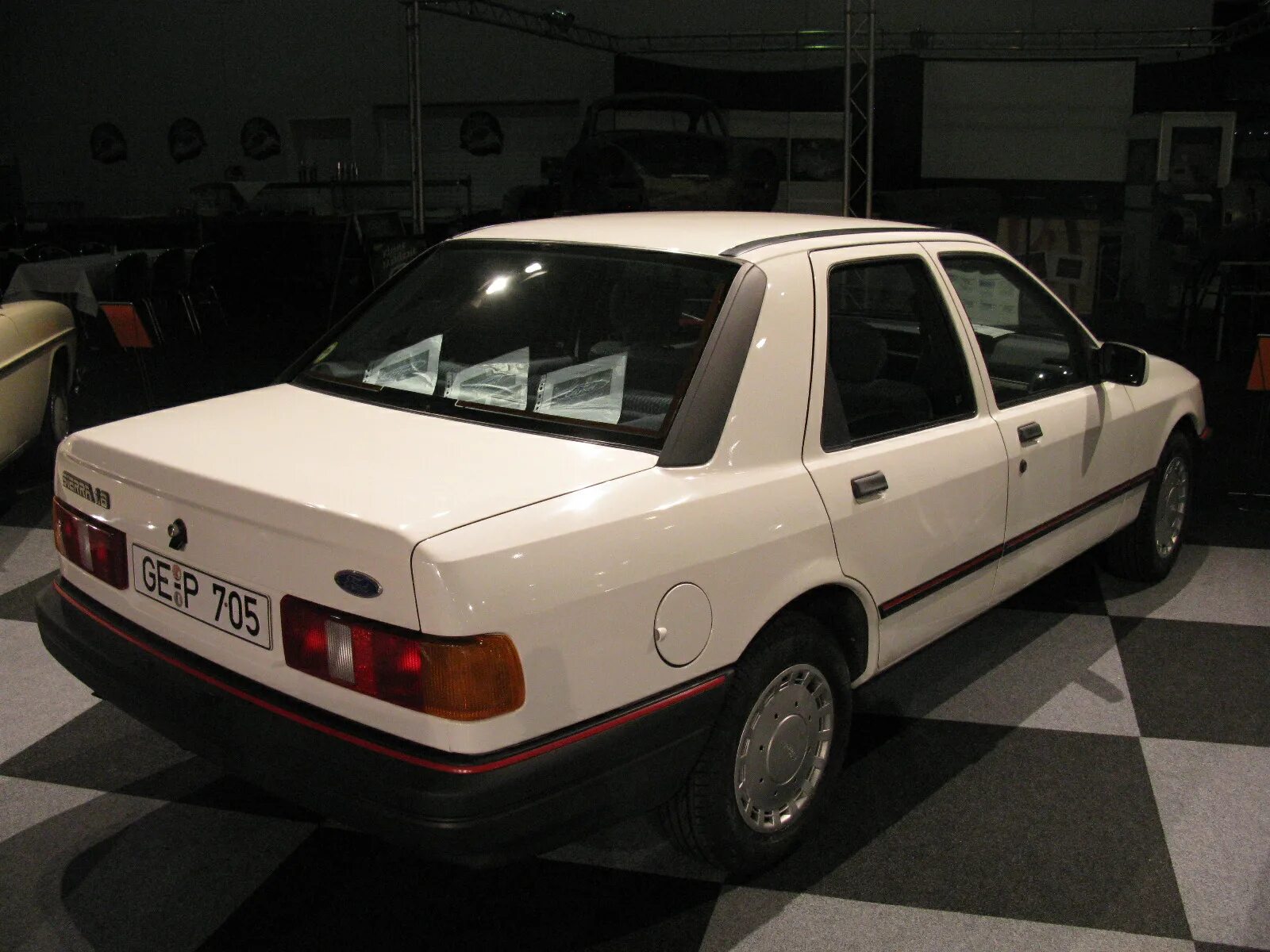 Ford sierra 1988. Ford sierra 1988 хэтчбек. Ford sierra hatchback 1988. Форд sierra 1988. Ford sierra 1.