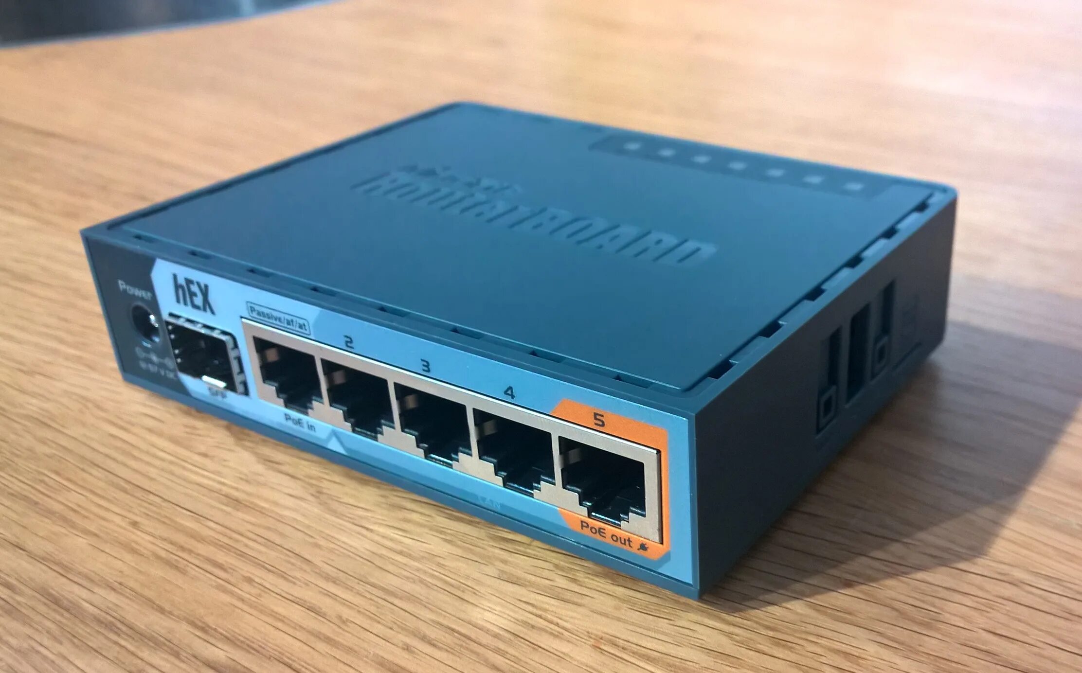 Маршрутизатор mikrotik hex. Hex s rb760igs. микротик hex s. mikrotik hex s baki.