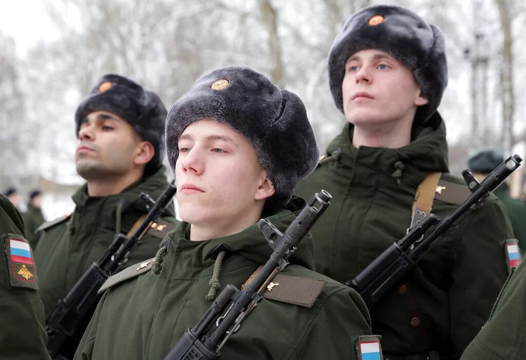 Новый год на срочной службе. Срочная служба в луганске. 96 фото присяги декабрь 2016. 96 обрр фото присяги декабрь 2016. фото 93 года срочникифоото у верховного совета.