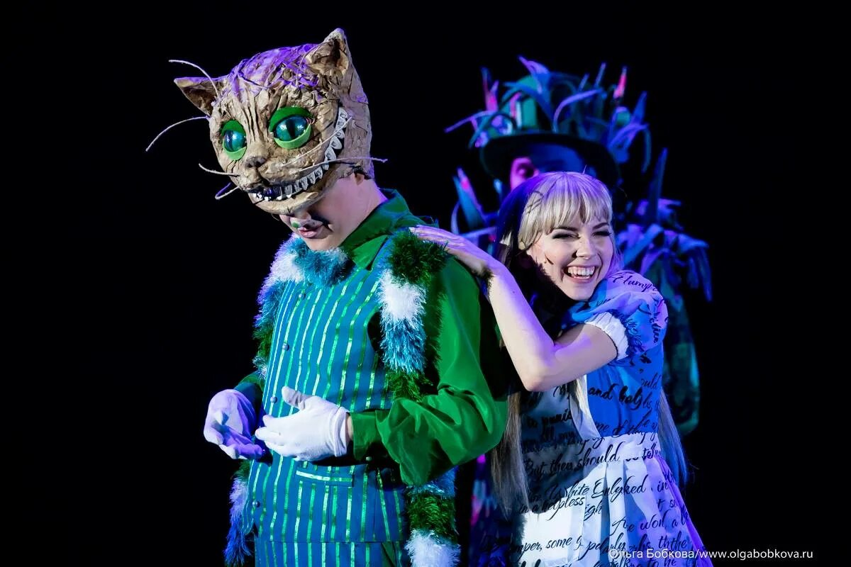 театр мюзикла на пушкинской чудеса и куралесы. эмиль салес алиса в стране чудес мюзикл. чудеса и куролесы мюзикл. театр мюзикла алиса. театр мюзикла алиса.