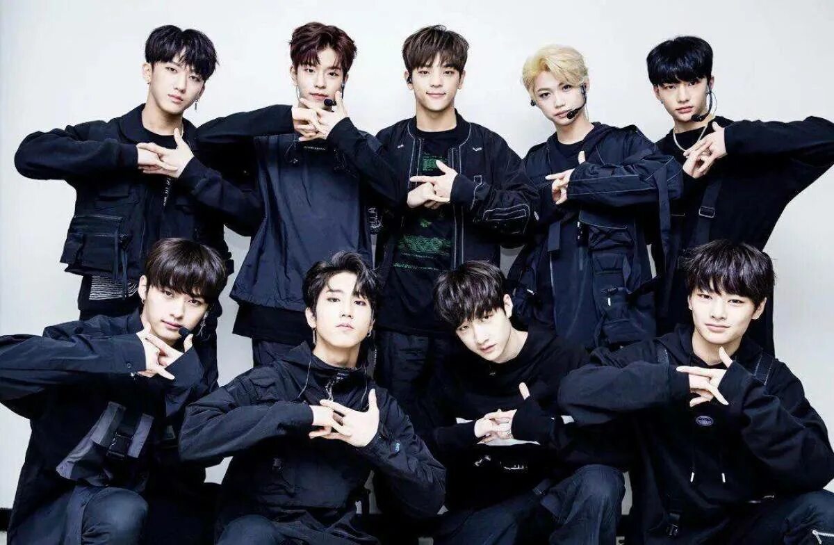 Группа Stray Kids. Корейская группа Stray Kids. Stay Kids группа. Участники стрэй Kids. Корейская песня stray kids