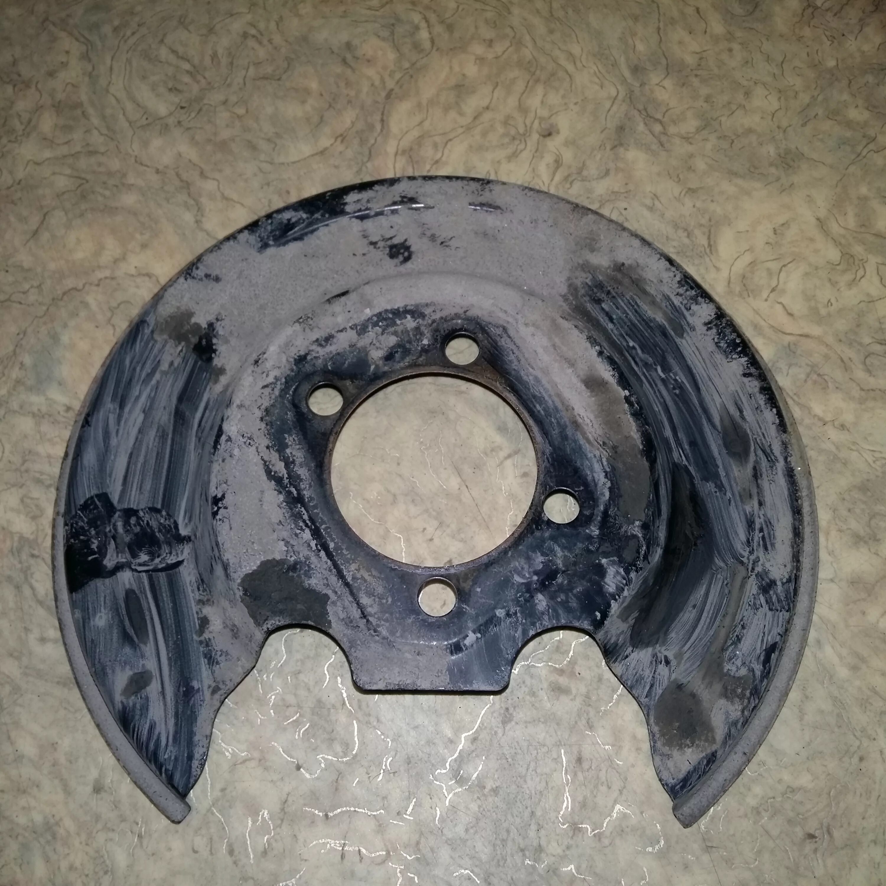 пыльник тормозного диска заднего правого на тойота королла 150. тойота королла кожух заднего тормозного диска. пыльник тормозного диска тойота королла 150. тойота королла кожух заднего тормозного диска. кожух тормозного диска toyota auris.