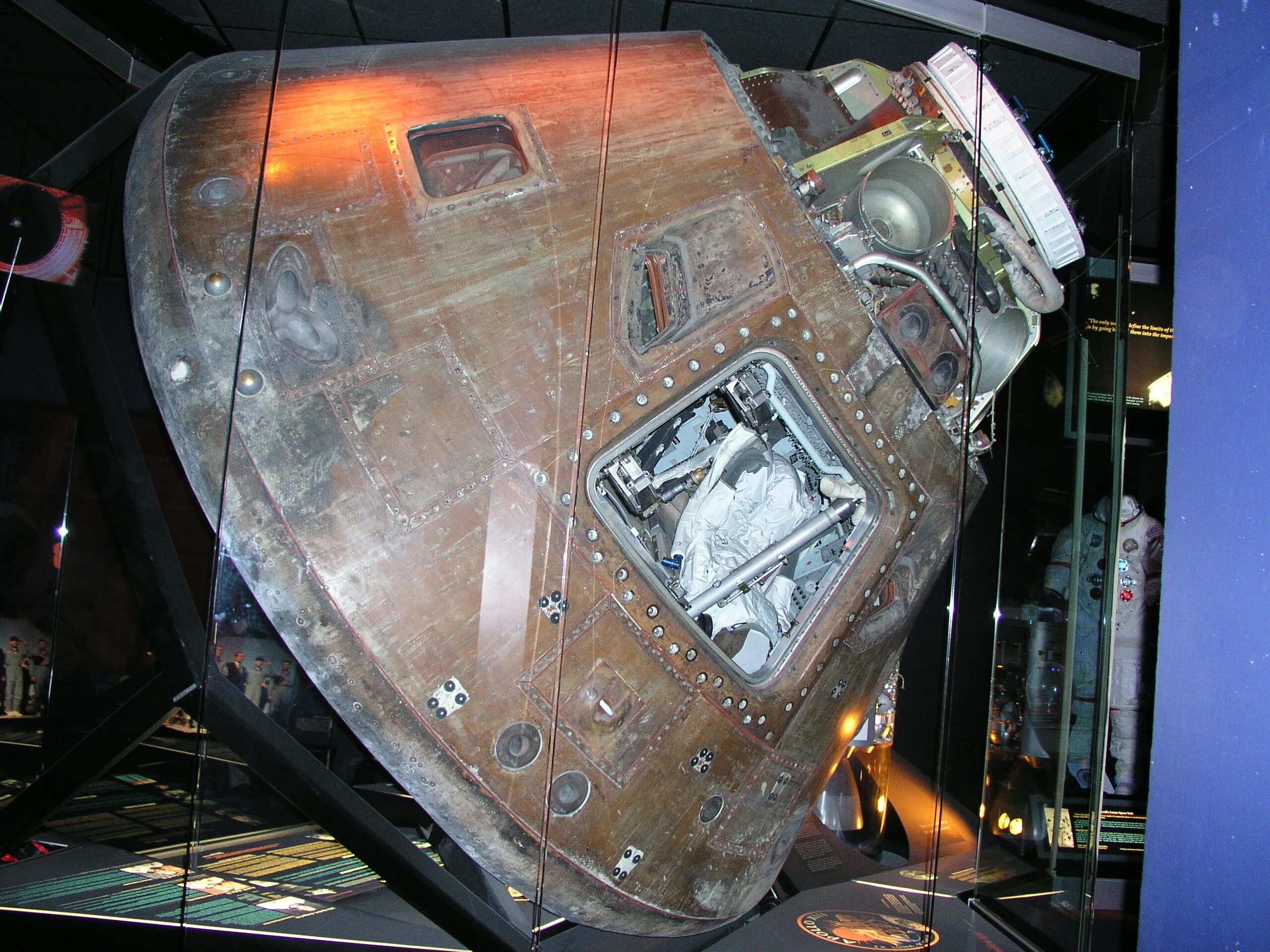 Аполлон 10,5. Командный модуль аполлон 11. Аполлон 11 космический корабль. Apollo command module. Кабина apollo 11.