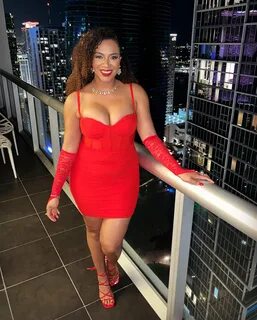 Nigerian-American Rosalyn Gold-Onwude is an Emmy Award-winning American spo...