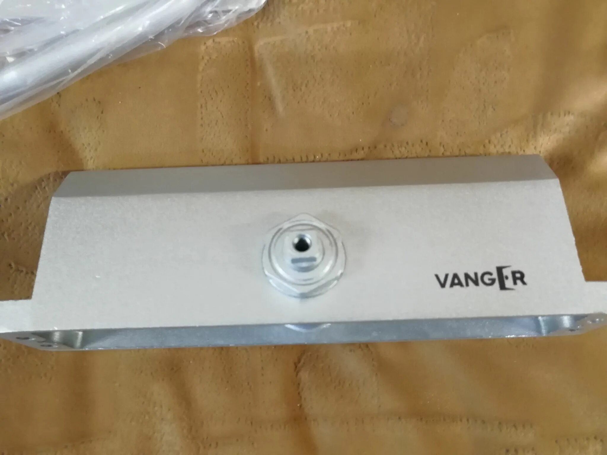 Доводчик дверной vanger. Доводчик дверной Vanger DC-180-SL. Доводчик Vanger DC-85-SL. Vanger доводчик DC-65-SL. Доводчик дверной Vanger DC-180-br.