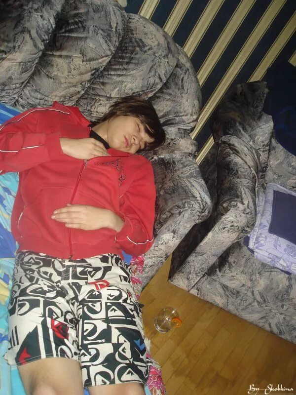 Фото спящих пьяных мам. Фото спящих пьяных мамаш. Русские зрелые спящие мамы