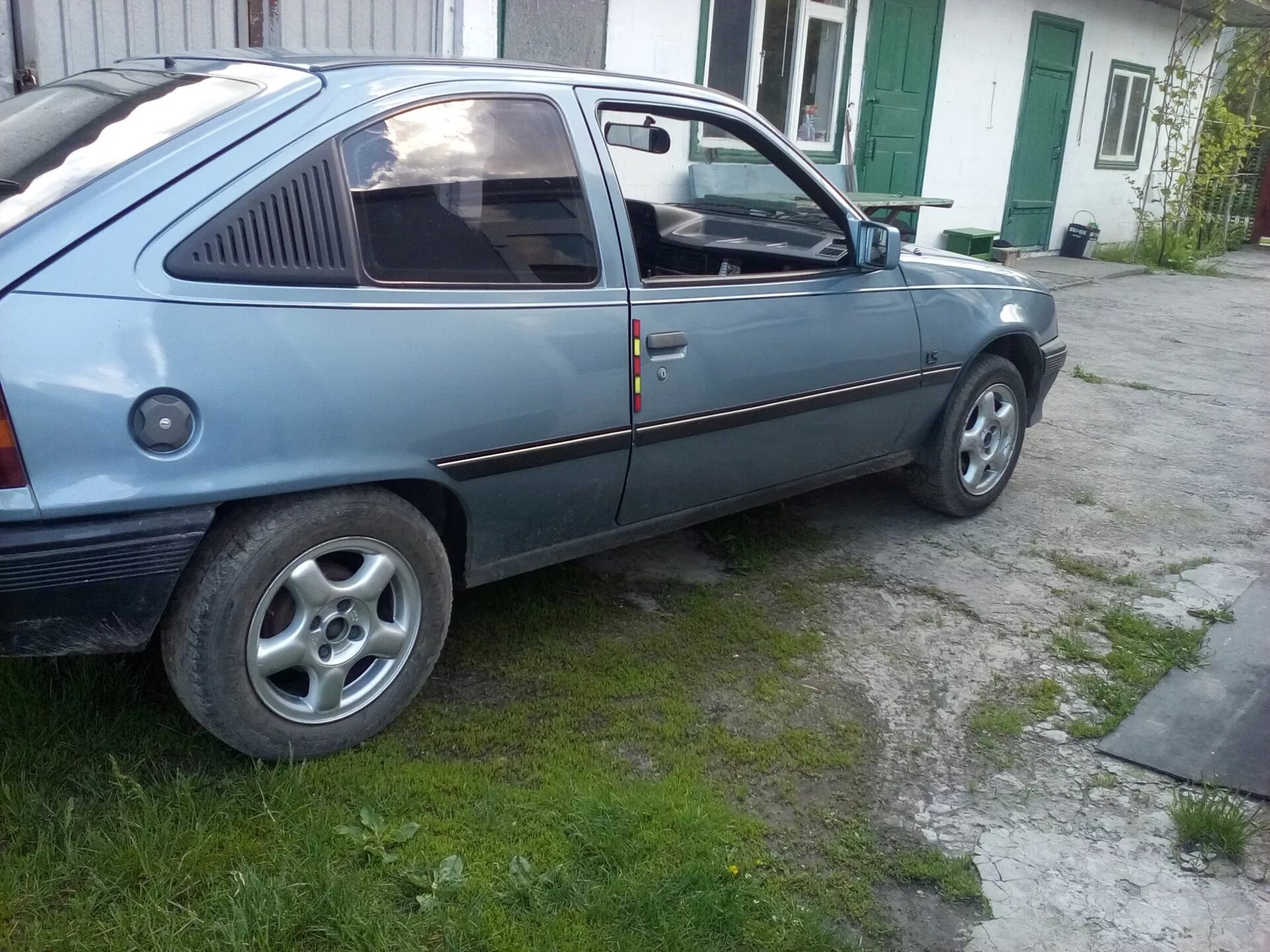 Опель кадет 1988. Опель кадет 1988 1.3. opel kadett 1988. opel kadett 1988 года. opel kadett e 1988.